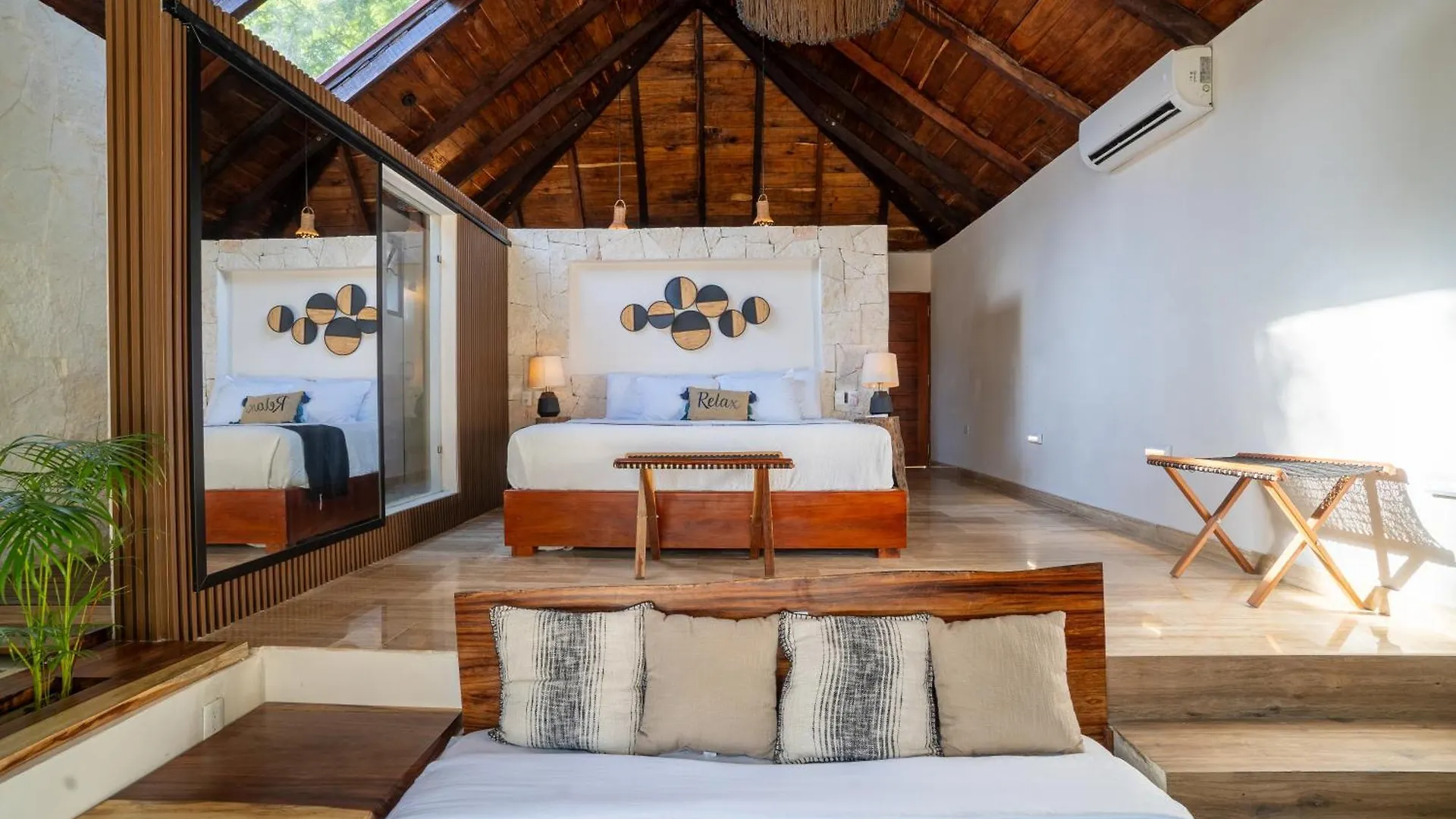 Xoot Ka Ana Luxury, Villa Las Flores contacts